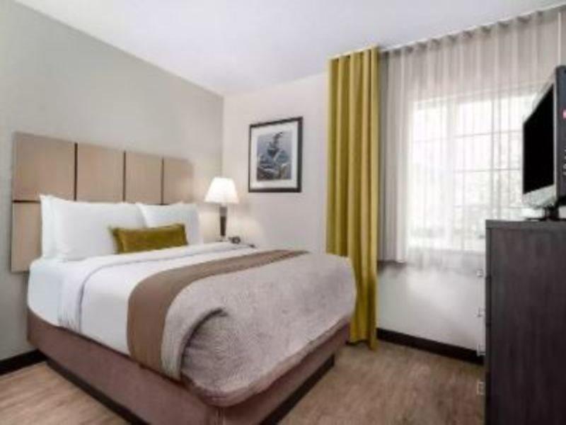 Candlewood Suites - Charlotte - Arrowood, An Ihg Hotel Εξωτερικό φωτογραφία